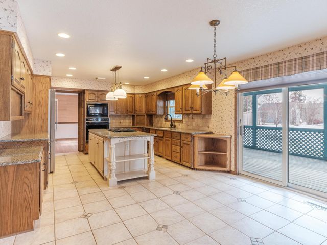 2020 16th Street NE, Rochester, MN 55906