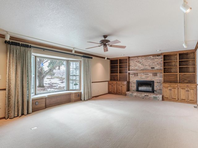 2020 16th Street NE, Rochester, MN 55906