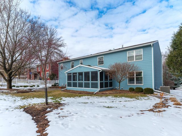 2020 16th Street NE, Rochester, MN 55906