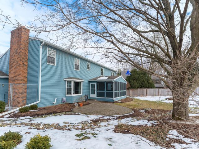 2020 16th Street NE, Rochester, MN 55906