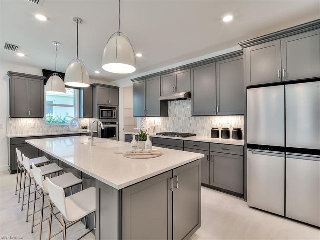 17286 Willow Tree LN, North Fort Myers, FL 33917