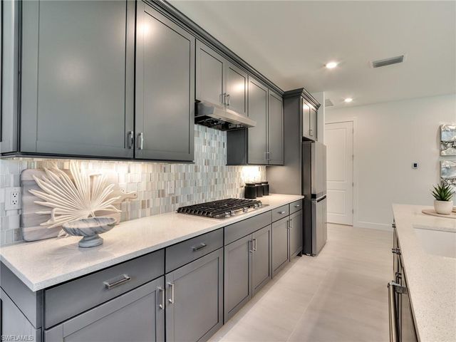 17286 Willow Tree LN, North Fort Myers, FL 33917