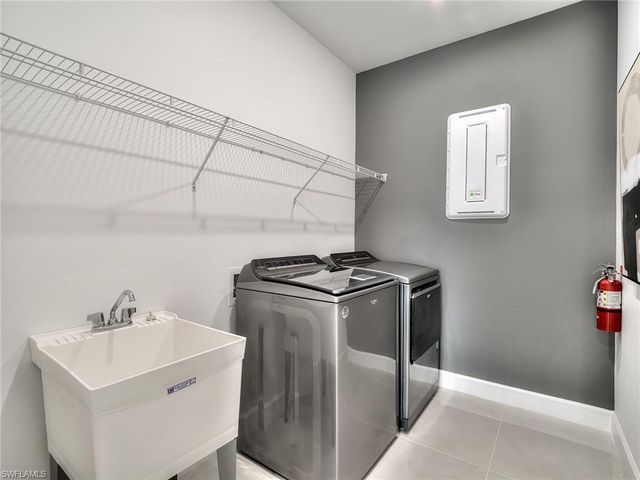 17286 Willow Tree LN, North Fort Myers, FL 33917