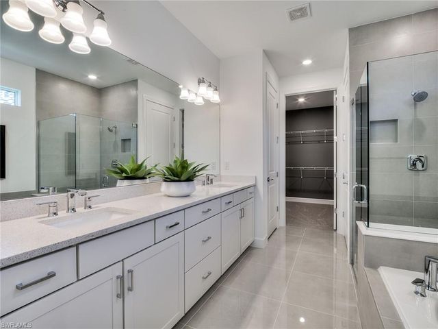 17286 Willow Tree LN, North Fort Myers, FL 33917