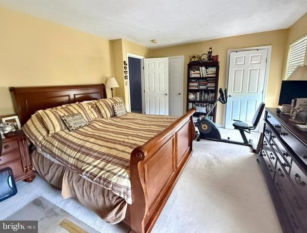81 PEBBLE LN, Blackwood, NJ 08012