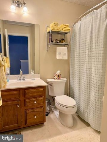 81 PEBBLE LN, Blackwood, NJ 08012