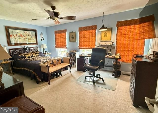 81 PEBBLE LN, Blackwood, NJ 08012