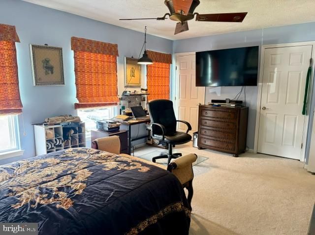 81 PEBBLE LN, Blackwood, NJ 08012