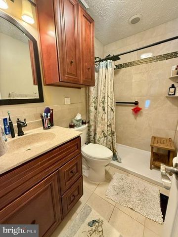 81 PEBBLE LN, Blackwood, NJ 08012