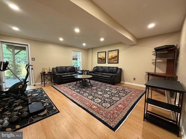 81 PEBBLE LN, Blackwood, NJ 08012