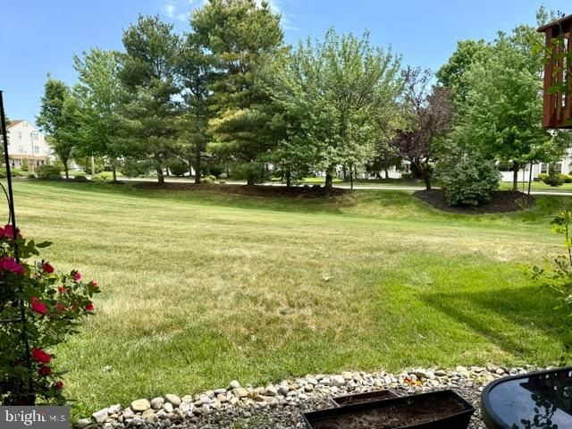 81 PEBBLE LN, Blackwood, NJ 08012