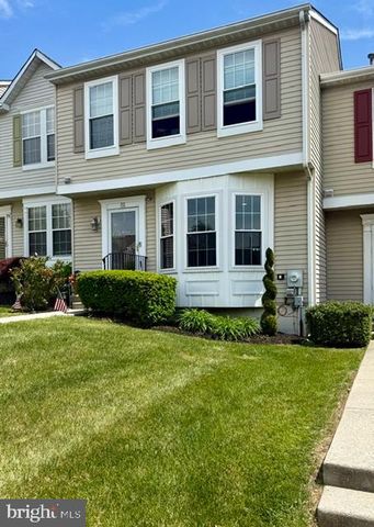 81 PEBBLE LN, Blackwood, NJ 08012