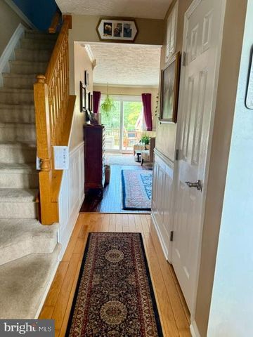 81 PEBBLE LN, Blackwood, NJ 08012