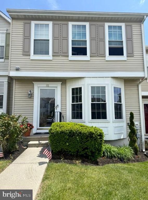 81 PEBBLE LN, Blackwood, NJ 08012