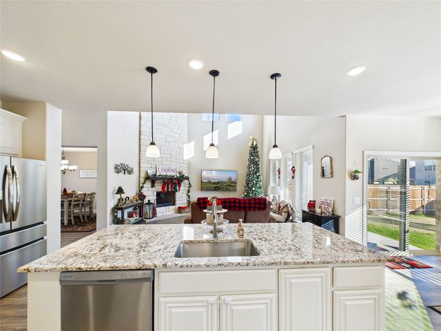 309 Pineview Lane, Ponder, TX 76259