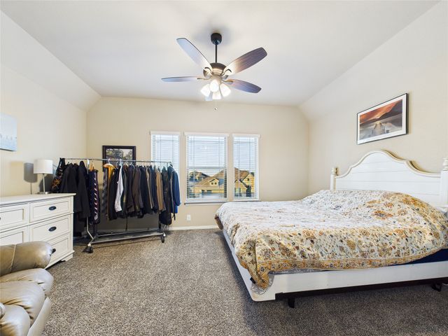 309 Pineview Lane, Ponder, TX 76259