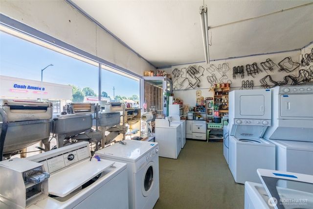 1906 Broadway, Everett, WA 98201