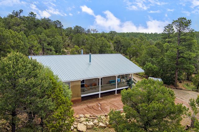 109 Carolino Canyon Road, Tijeras, NM 87059