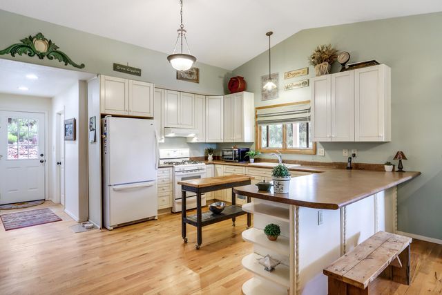 109 Carolino Canyon Road, Tijeras, NM 87059