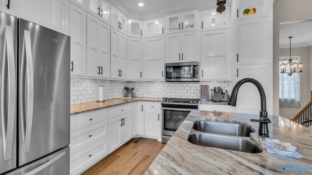 1067 Heritage Drive, Guntersville, AL 35976