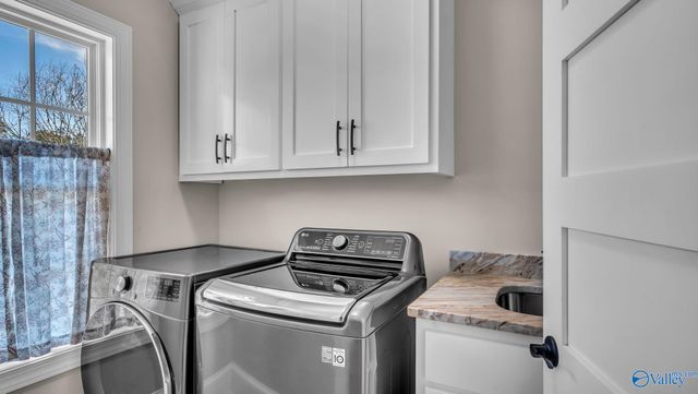 1067 Heritage Drive, Guntersville, AL 35976