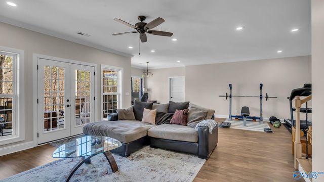 1067 Heritage Drive, Guntersville, AL 35976