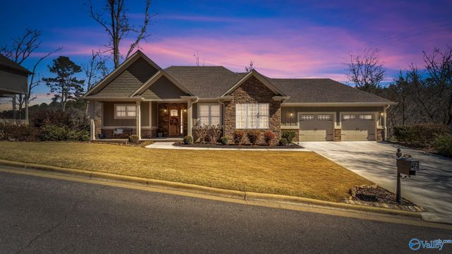 1067 Heritage Drive, Guntersville, AL 35976