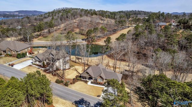 1067 Heritage Drive, Guntersville, AL 35976