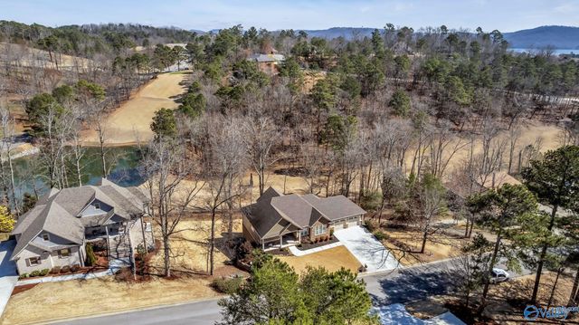 1067 Heritage Drive, Guntersville, AL 35976