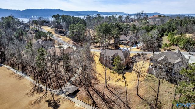 1067 Heritage Drive, Guntersville, AL 35976