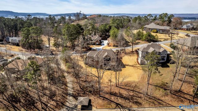 1067 Heritage Drive, Guntersville, AL 35976