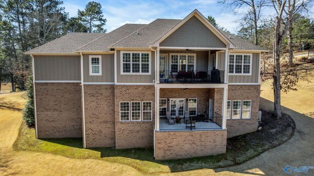 1067 Heritage Drive, Guntersville, AL 35976