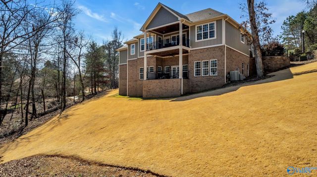 1067 Heritage Drive, Guntersville, AL 35976