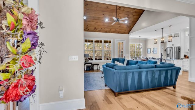 1067 Heritage Drive, Guntersville, AL 35976