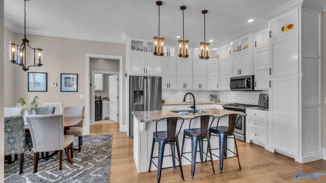 1067 Heritage Drive, Guntersville, AL 35976