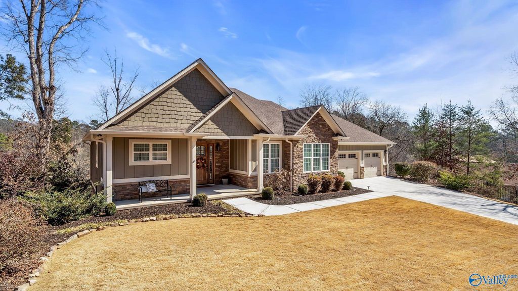 1067 Heritage Drive, Guntersville, AL 35976