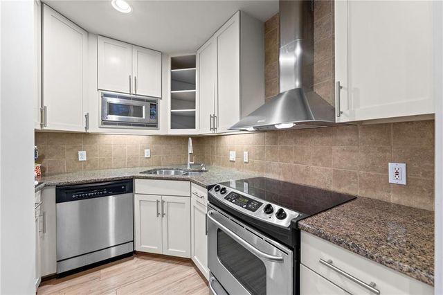 5006 Baltimore Avenue 103, Kansas City, MO 64112