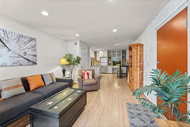 5006 Baltimore Avenue 103, Kansas City, MO 64112