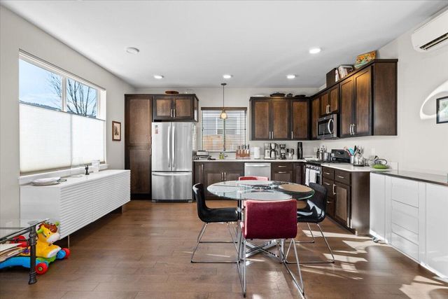 47 William Way, Talent, OR 97540