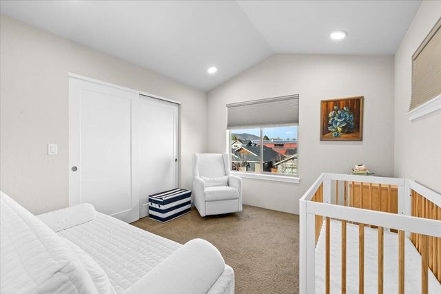 47 William Way, Talent, OR 97540