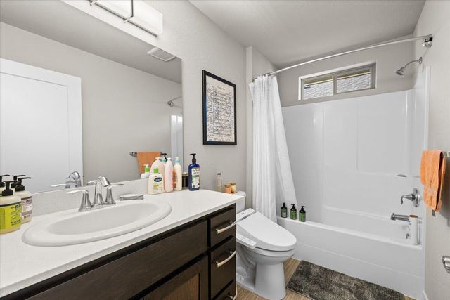 47 William Way, Talent, OR 97540