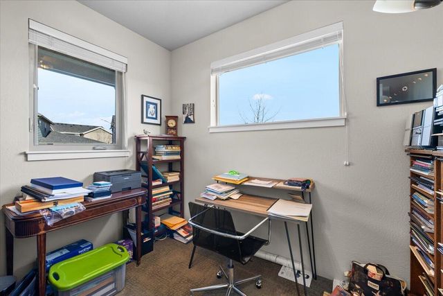 47 William Way, Talent, OR 97540