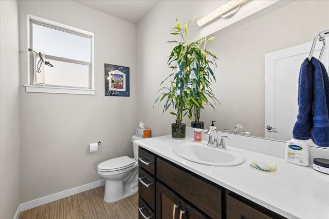 47 William Way, Talent, OR 97540