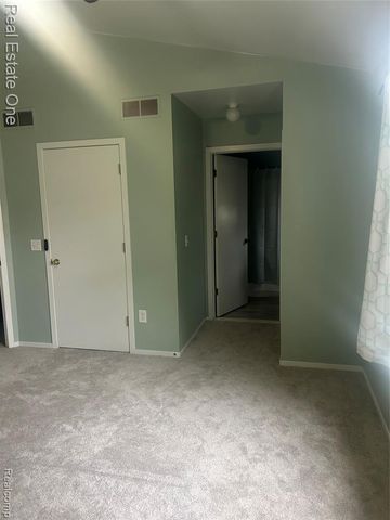 1417 Pond View Court, Wixom, MI 48393