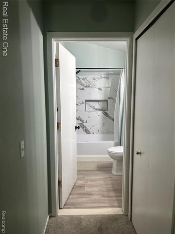 1417 Pond View Court, Wixom, MI 48393