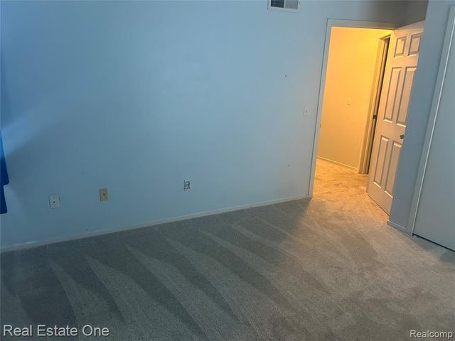 1417 Pond View Court, Wixom, MI 48393