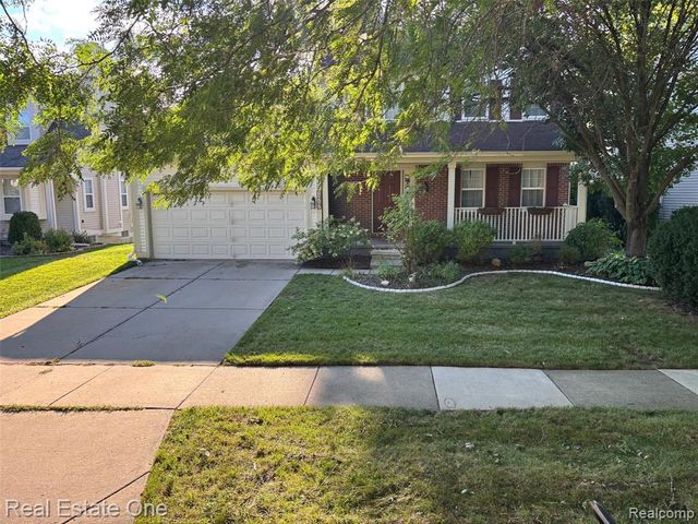 1417 Pond View Court, Wixom, MI 48393