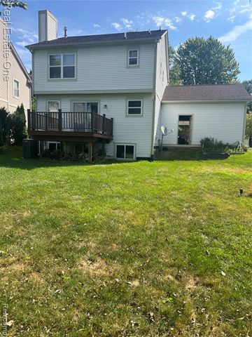 1417 Pond View Court, Wixom, MI 48393