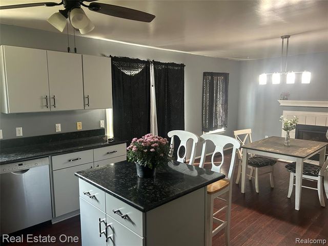 1417 Pond View Court, Wixom, MI 48393