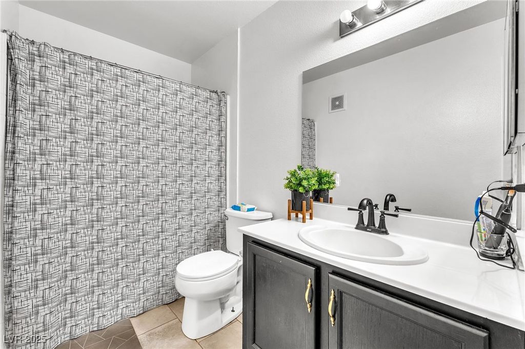 Image 19 of property listing at 3111 Key Largo Drive 204, Las Vegas, NV 89120